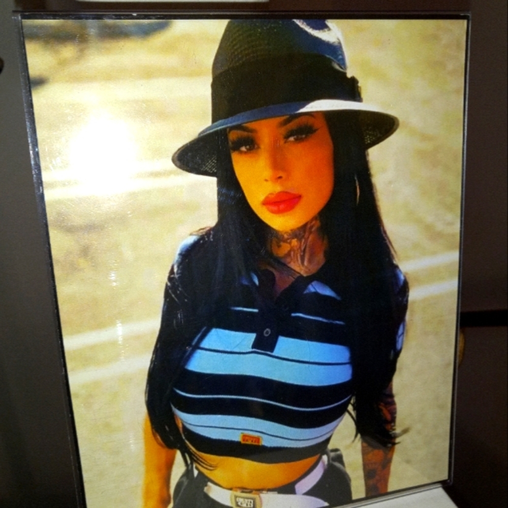 LA girl 8x10 inches